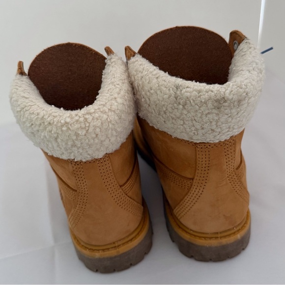 Timberland teddy fleece lace up boots light tan cream sherpa women’s 7 EUC - Picture 5 of 12
